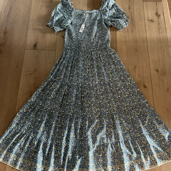 Women’s Dress NWT - Picture 1 of 4